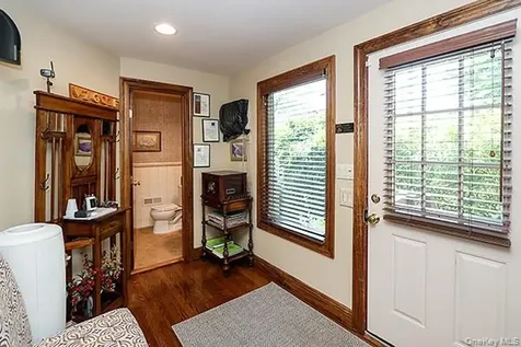 32 Randy Lane Plainview NY 11803