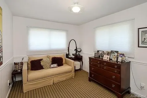 32 Randy Lane Plainview NY 11803