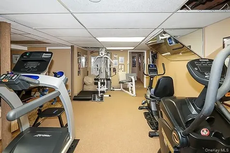 32 Randy Lane Plainview NY 11803
