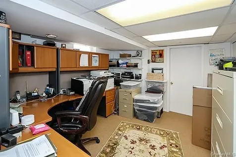32 Randy Lane Plainview NY 11803