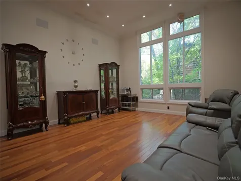 31 Dawn Lane Suffern NY 10901