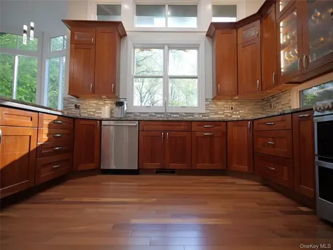 31 Dawn Lane Suffern NY 10901