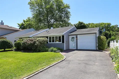 12 Ronan Road Glen Cove NY 11542