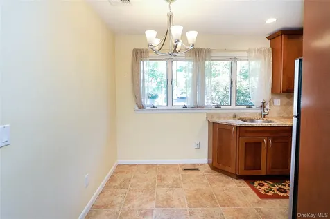 12 Ronan Road Glen Cove NY 11542