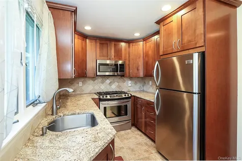 12 Ronan Road Glen Cove NY 11542