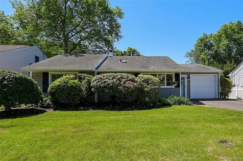 12 Ronan Road Glen Cove NY 11542