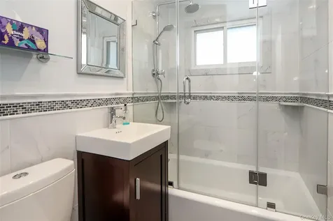 12 Ronan Road Glen Cove NY 11542