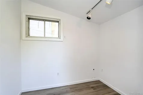 12 Ronan Road Glen Cove NY 11542