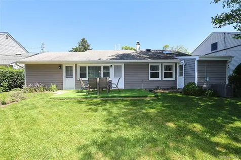 12 Ronan Road Glen Cove NY 11542