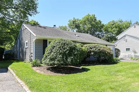 12 Ronan Road Glen Cove NY 11542