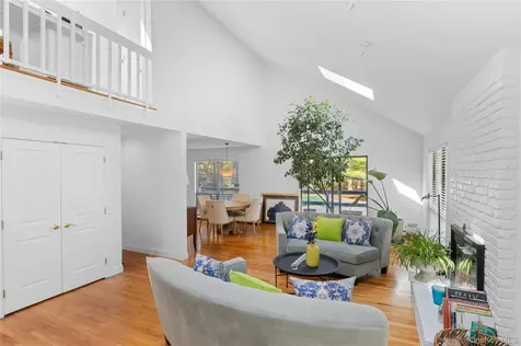 37 Blue Jay Way East Hampton NY 11937