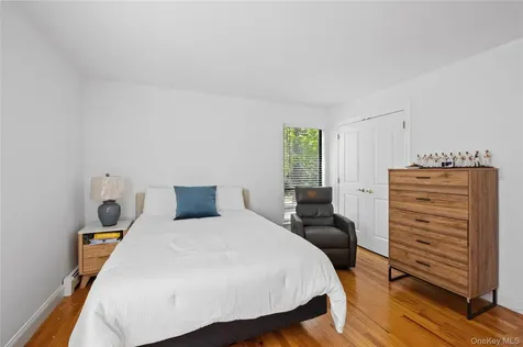 37 Blue Jay Way East Hampton NY 11937