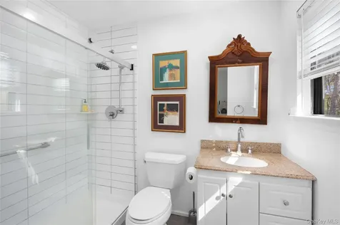 37 Blue Jay Way East Hampton NY 11937