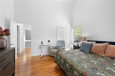 37 Blue Jay Way East Hampton NY 11937