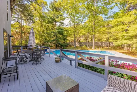 37 Blue Jay Way East Hampton NY 11937