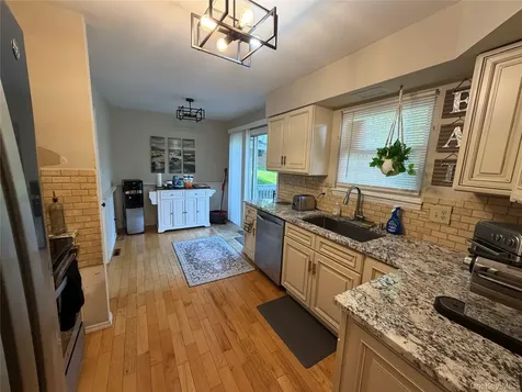 23 Hawthorn Court Fishkill NY 12524