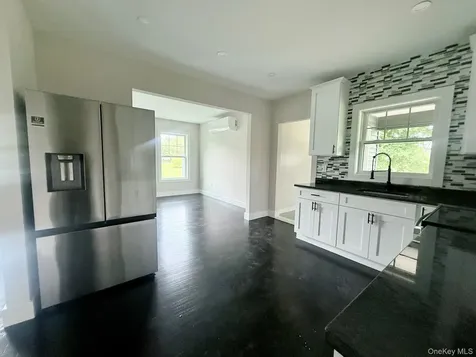 7 Frost Lane Cornwall NY 12518