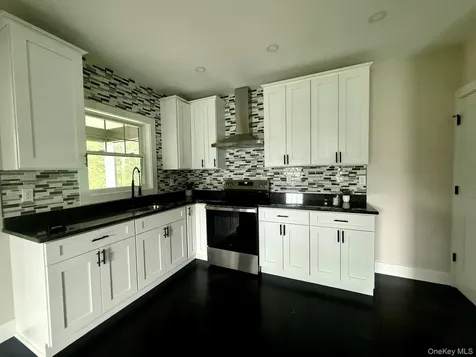 7 Frost Lane Cornwall NY 12518