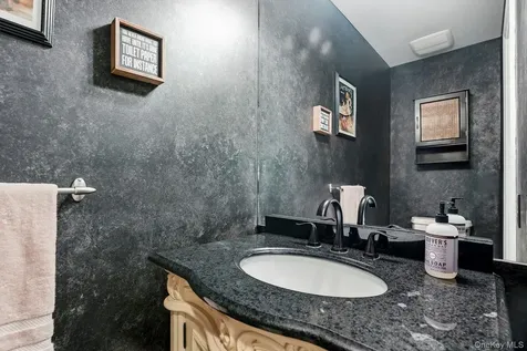 31 Ridge Road Cortlandt Manor NY 10567