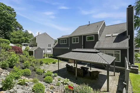 31 Ridge Road Cortlandt Manor NY 10567