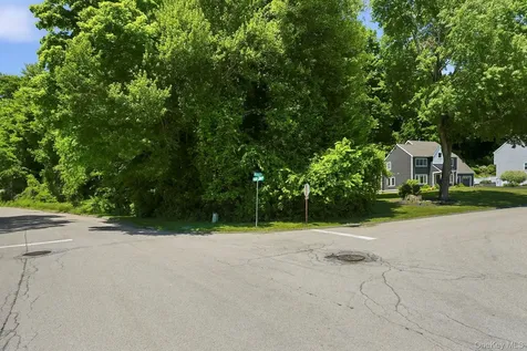 31 Ridge Road Cortlandt Manor NY 10567