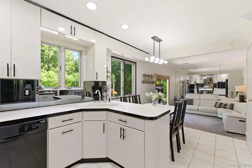 61 Hofstra Drive Smithtown NY 11787