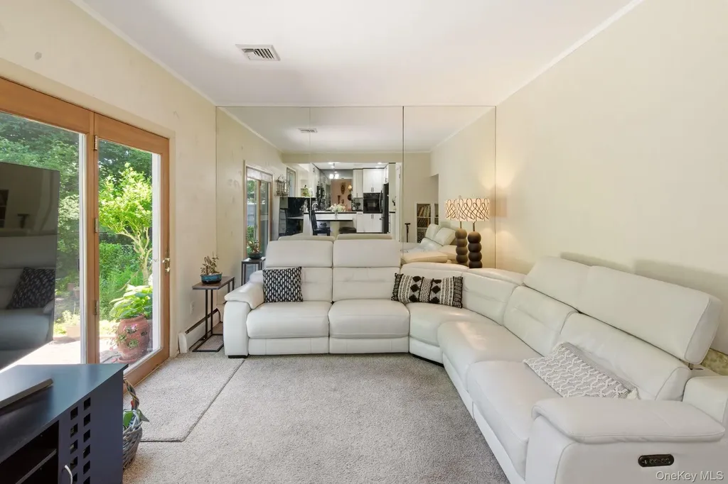 61 Hofstra Drive Smithtown NY 11787