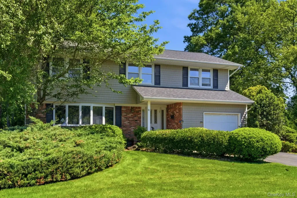 61 Hofstra Drive Smithtown NY 11787
