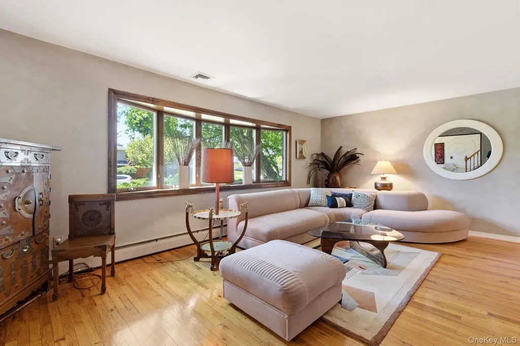 61 Hofstra Drive Smithtown NY 11787
