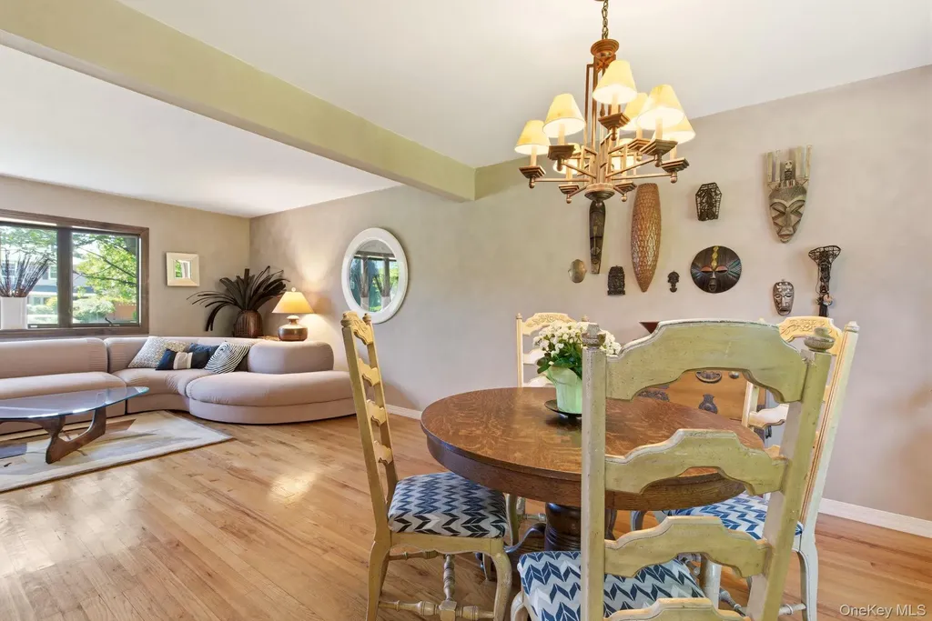 61 Hofstra Drive Smithtown NY 11787