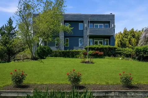 36 Roosevelt Boulevard East Patchogue NY 11772