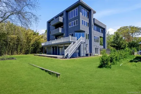 36 Roosevelt Boulevard East Patchogue NY 11772