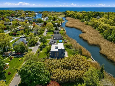 36 Roosevelt Boulevard East Patchogue NY 11772