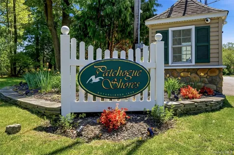 36 Roosevelt Boulevard East Patchogue NY 11772