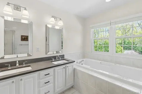 15 Rosebriar Lane East Quogue NY 11942