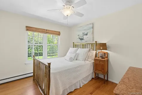 15 Rosebriar Lane East Quogue NY 11942