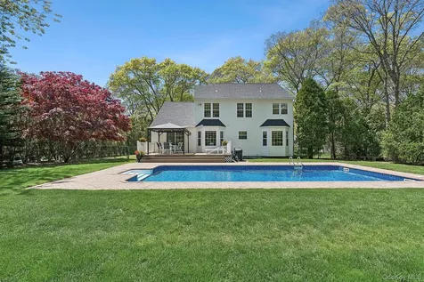 15 Rosebriar Lane East Quogue NY 11942