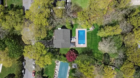 15 Rosebriar Lane East Quogue NY 11942