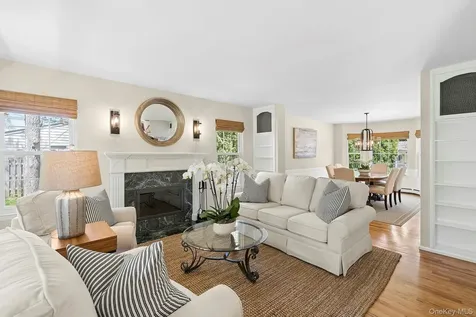 15 Rosebriar Lane East Quogue NY 11942