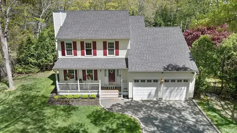 15 Rosebriar Lane East Quogue NY 11942