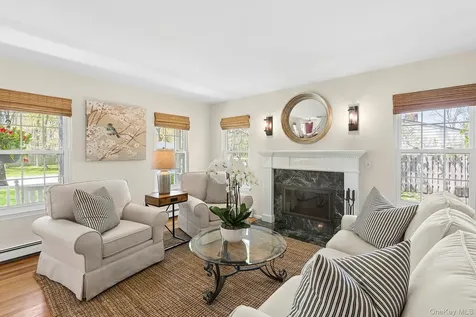 15 Rosebriar Lane East Quogue NY 11942