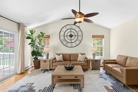 15 Rosebriar Lane East Quogue NY 11942