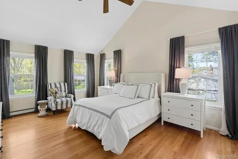 15 Rosebriar Lane East Quogue NY 11942
