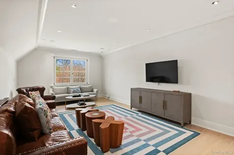 9 Terrace Circle Armonk NY 10504