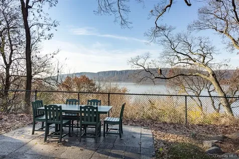 751 N Broadway Hastings-on-hudson NY 10706