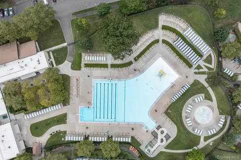 12 Avon Lane East Hills NY 11577