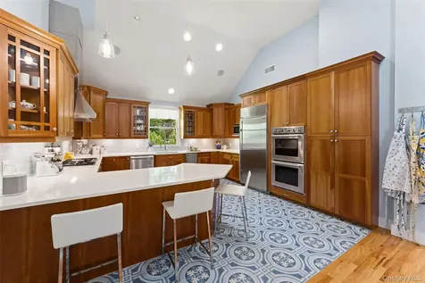 57 Riverview Road Irvington NY 10533