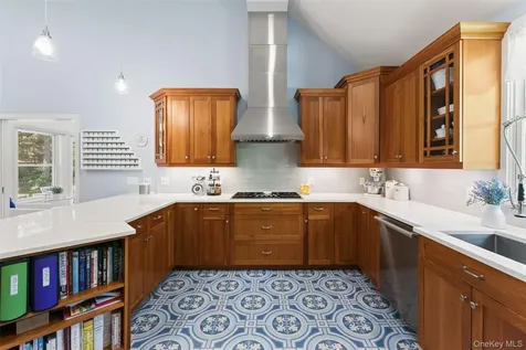 57 Riverview Road Irvington NY 10533