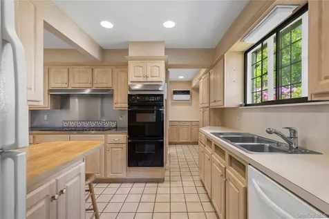16 West Drive Larchmont NY 10538