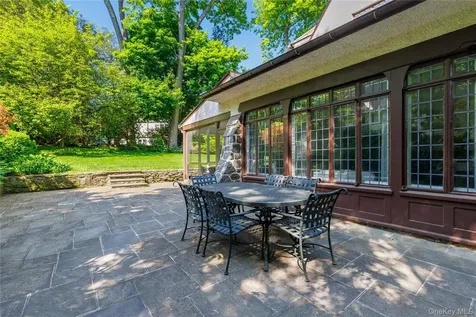 16 West Drive Larchmont NY 10538